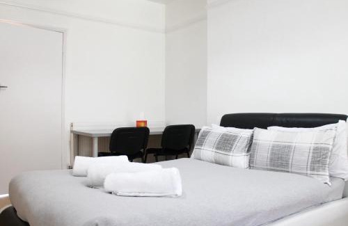 Golders Green Apartamento | Large Studio Garden Flat on Golders Green Road