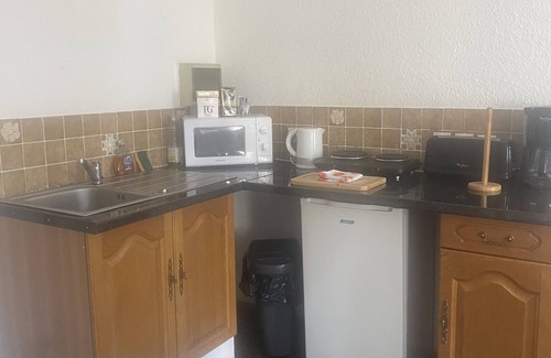 Riberac Apartamento | Large studio in Riberac. View of the town. Easy parking. Key box access