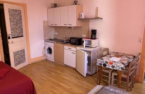 Vittel Apartamento | Gran estudio situado frente al parque del balneario.