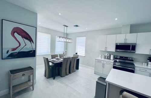 Nassau Villa | Large Stunning Townhome in Beautiful Bahamas - 2 Mins to the Beach!