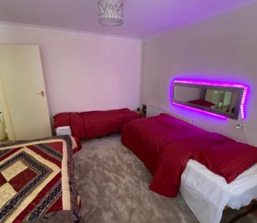Chatham Casa | Large Stylish 3 Bedroom in Chatham