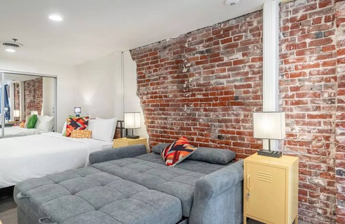 Marina District Apartamento | Large Stylish Loft in Gaslamp, 5 Beds w/ 1 Parking