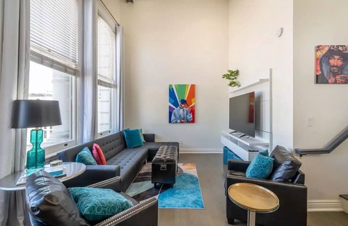Marina District Apartamento | Large Stylish Loft in Gaslamp, 5 Beds w/ 1 Parking
