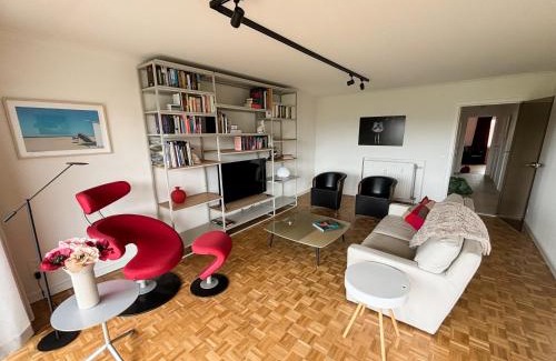 Ostend City Centre Apartamento | Large sunny and bright apartment with park view