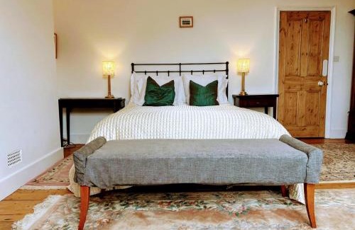 Ore Casa | Large Sunny King-Size En-Suite