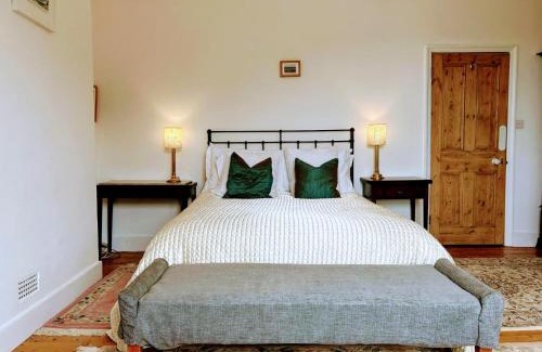 Ore Casa | Large Sunny King-Size En-Suite