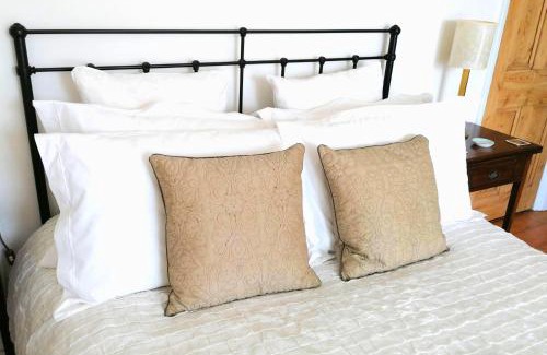 Ore Casa | Large Sunny King-Size En-Suite
