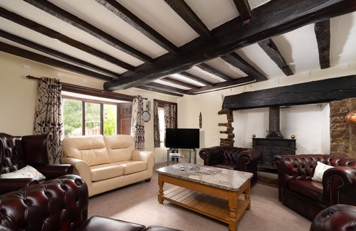Broadwoodkelly Cabaña | Large thatched cottage in Devon