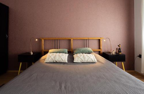 Bezigrad District Apartamento | Large Two Bedroom Family APP - free parking