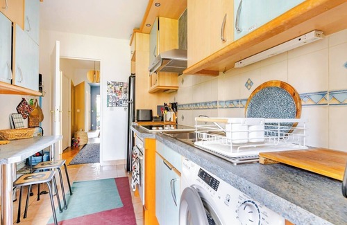 Combat Apartamento | Large Two-bedroom Flat to Rent in Paris,100m From Beautiful Buttes Chaumont Parc