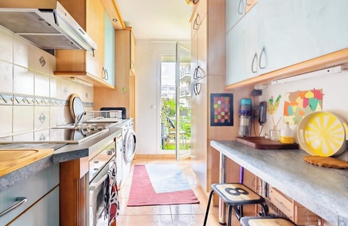 Combat Apartamento | Large Two-bedroom Flat to Rent in Paris,100m From Beautiful Buttes Chaumont Parc