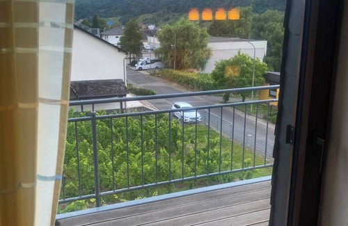 Dhron Apartamento | Large vacation apartment in Germany's oldest wine village. Great cycling and hiking trails.