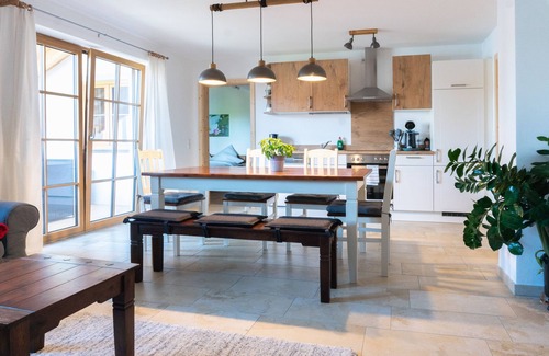 Bruckmuehl Apartamento | Large vacation apartment in the beautiful Mangfall valley below the Irschenberg