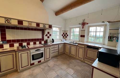 L'Isle-sur-la-Sorgue Villa | Large villa with panoramic view
