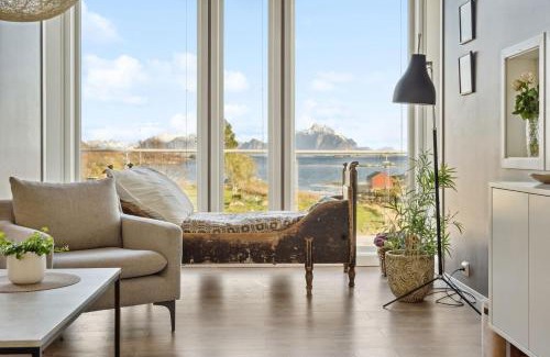 Stamsund Villa | Large villa in Lofoten with fantastic views - 4 bedrooms and 9 beds.
