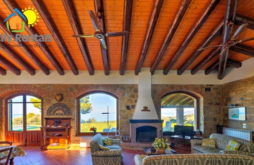 Acquedolci Villa | Gran casa de campo con vistas al archipiélago eólico