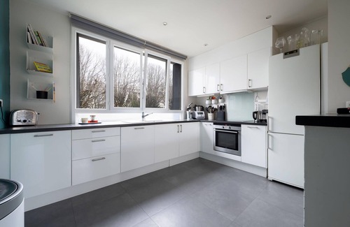 Suresnes Villa | Large villa with garden in Suresnes - Welkeys