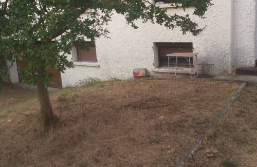 Blagnac Villa | Gran villa con terraza jardín.