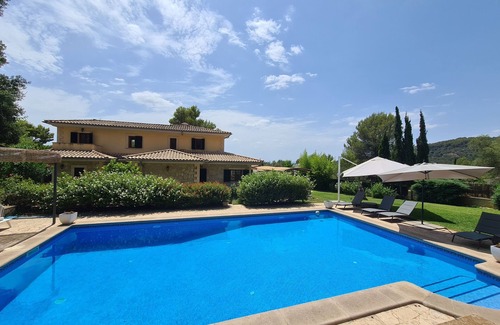 Crestatx Villa | Grande villa con piscina y jacuzzi en una zona residencial