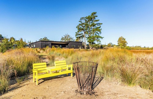 Mangawhai Heads Casa | Large Waterfront Mangawhai Holiday Home Enjoy the Beaches
