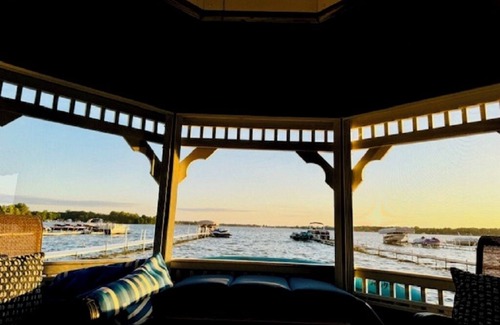 Bass Lake Casa | Large Waterfront Villa on Bass Lake with a Gym. Close to Culver and Notre Dame