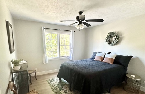 West Omaha Casa | Large West O House on Golf Course - CWS