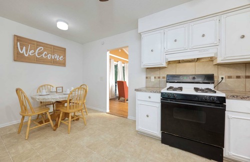 Fortson Cabina | ⭐️Columbus Cabin con patio trasero cercado. 20 min a Benning. Duerme 8! Mascotas bienvenidas✨