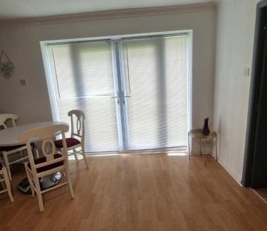 Manchester Apartamento | Largess Associates Ltd