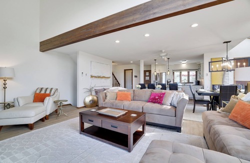 Tannersville Casa | La casa de pueblo de lujo moderna más grande, en la cima de Camelback Mountain, Poconos, PA