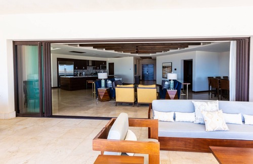 Los Cabos Complejo | Largest Terrace on the Ocean in Cabo! SUPER PENTHOUSE w/ 4,500 sq ft Terrace!!
