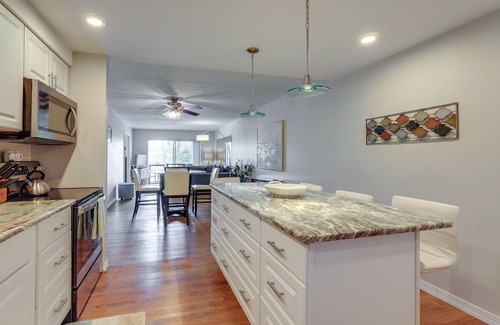 Largo Condominio | Largo Condo < 3 Mi to Indian Rocks Beach!