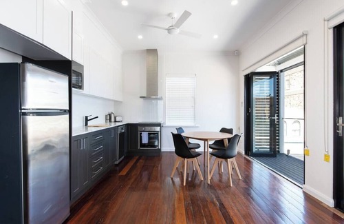 Largs Bay Casa | Largs Bay 'Oasis' - Jetty Views - Beach - A walk to the beach