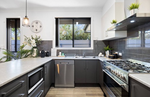 Largs Bay Casa | Largs Tides - 3BR, BBQ, Parking