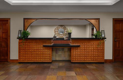 Snail Hotel | Larkspur Landing Extended Stay Suites Sunnyvale