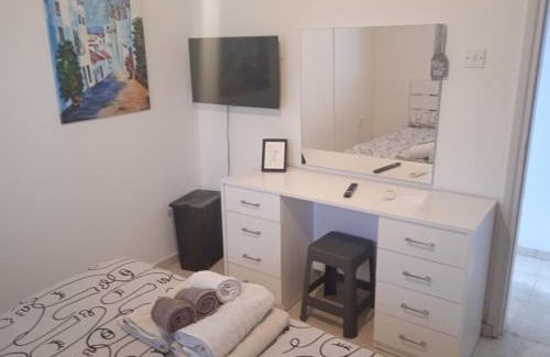 Pervolia Apartamento | Larnaca, Pervolia 1 bedroom seaside apartment