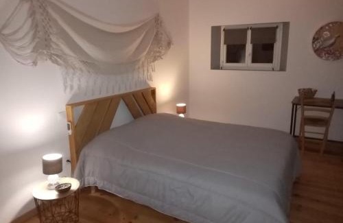 Lilhac Cama Y Desayuno | Laroclya