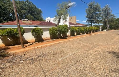 Francistown Cama Y Desayuno | LaRonza Bed and Breakfast
