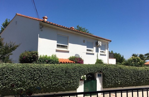 Laroque-des-Alberes Apartamento | Laroque des Alberes - Clase 3 * Apartamento con bonito jardín privado
