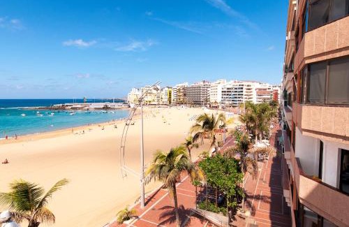 Las Palmas de Gran Canaria Apartamento | Las Canteras Seafront Apartment by VillaGranCanaria