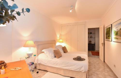 Las Palmas de Gran Canaria Apartamento | Las Canteras Seafront Apartment by VillaGranCanaria