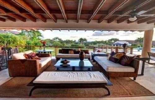 Las Lomas Villa | Las Colinas
