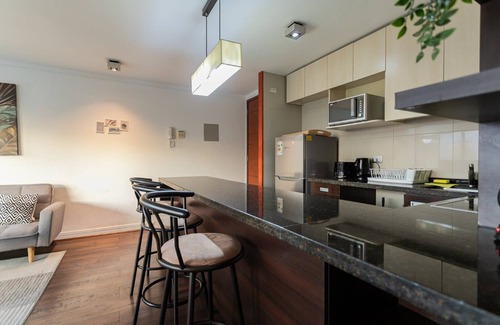 Vitacura Apartamento | Las Condes te Espera: Apartamento Amplio para 4