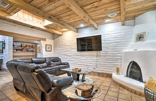 Mesilla Park Casa | Las Cruces Home La Casa Blanca with Courtyard