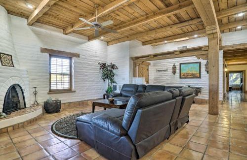 Mesilla Park Casa | Las Cruces Home La Casa Blanca with Courtyard