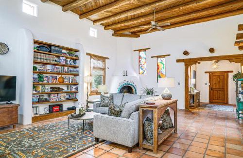 Mesilla Park Casa | Las Cruces Santa Fe-Style Adobe Home on 6 Acres!