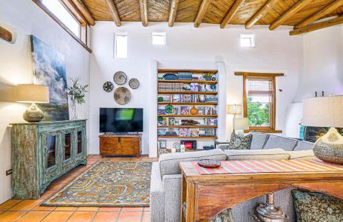 Mesilla Park Casa | Las Cruces Santa Fe-Style Adobe Home on 6 Acres!