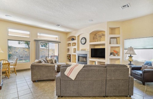 Las Cruces Casa | Las Cruces Vacation Rental Near Trails and Golf!