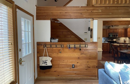 Pocono Lake Casa | Las Hideaway in Arrowhead Lake Community-Pet friendly/GOLF CART/AC/No extra fees
