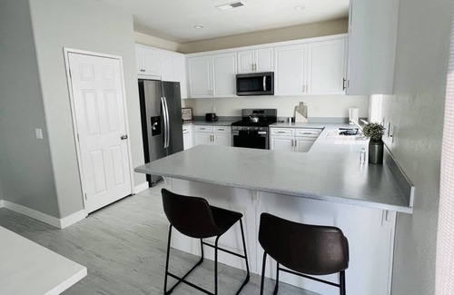 Imperial Casa | Las Lomas Home/3 Bedroom Home/2.5 bath/ Big Patio