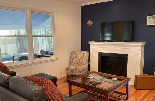 Colee Hammock Casa | Las Olas 2 Bedroom Villa House: Walking to Beach, Dining and Nightlife!